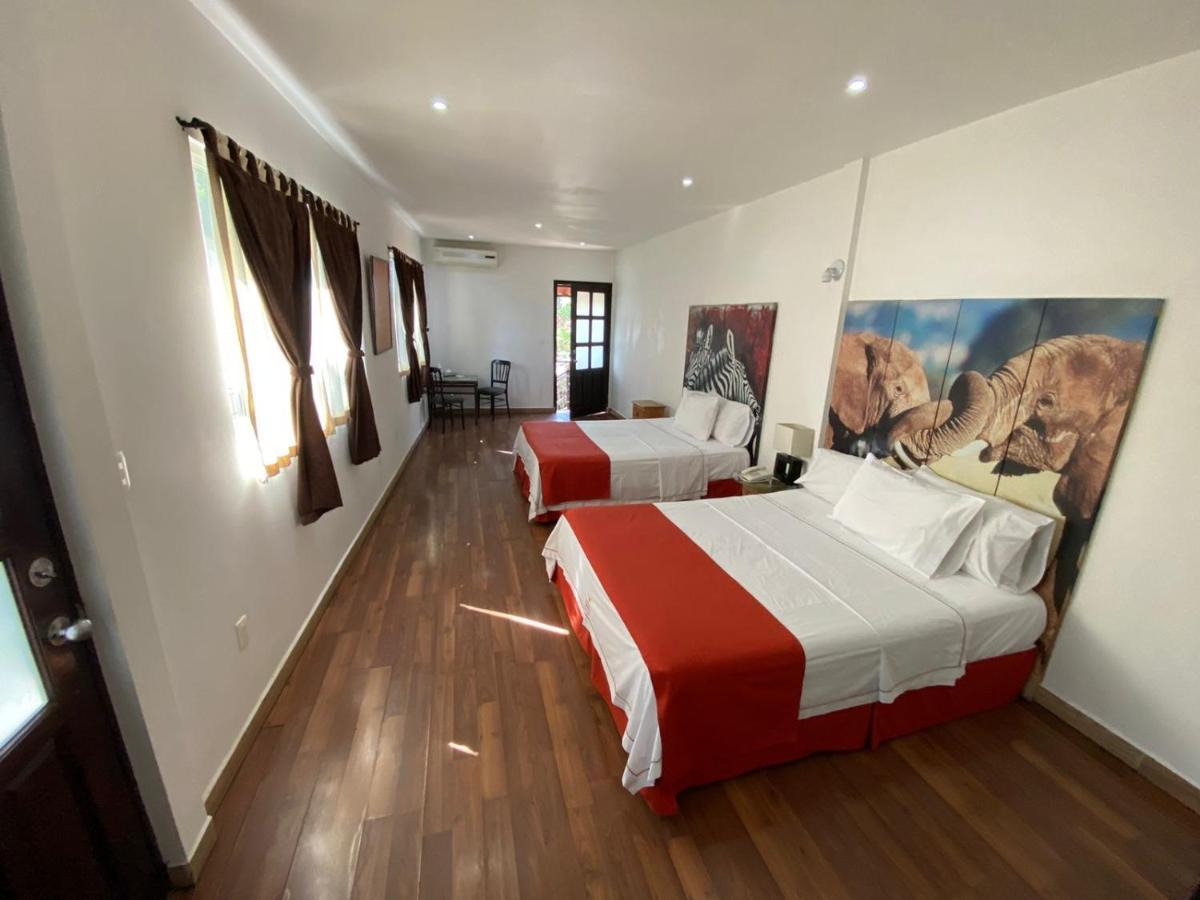 Готель La Joyita Cuernavaca (Adults Only) Екстер'єр фото